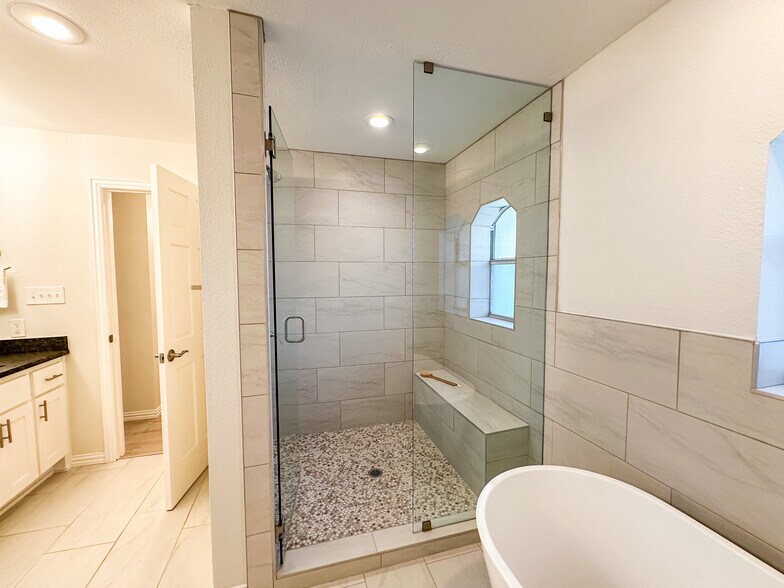 More Photos Of 3952 Tin Top Rd, Weatherford Flex For Sale