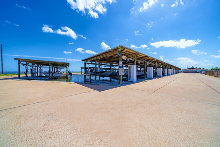 More Photos Of 4242 Laguna Shores Rd, Corpus Christi Marina For Lease
