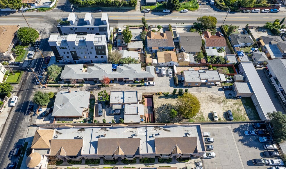 More Photos Of 11414 Calvert St, North Hollywood Land For Sale