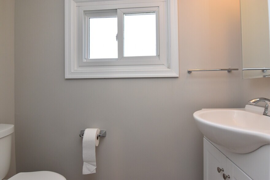 More Photos Of 18355 Coastal Hwy, Lewes Office For Lease