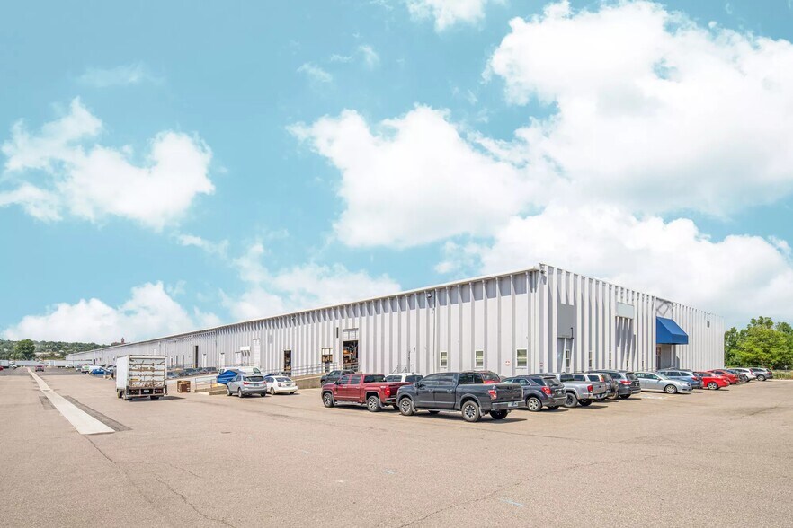 More Photos Of 3101-3151 S Platte River Dr, Englewood Unknown For Lease