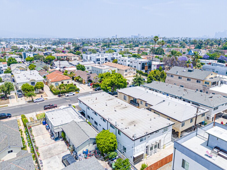 More Photos Of 4546 W 17th St, Los Angeles Apartments For Sale
