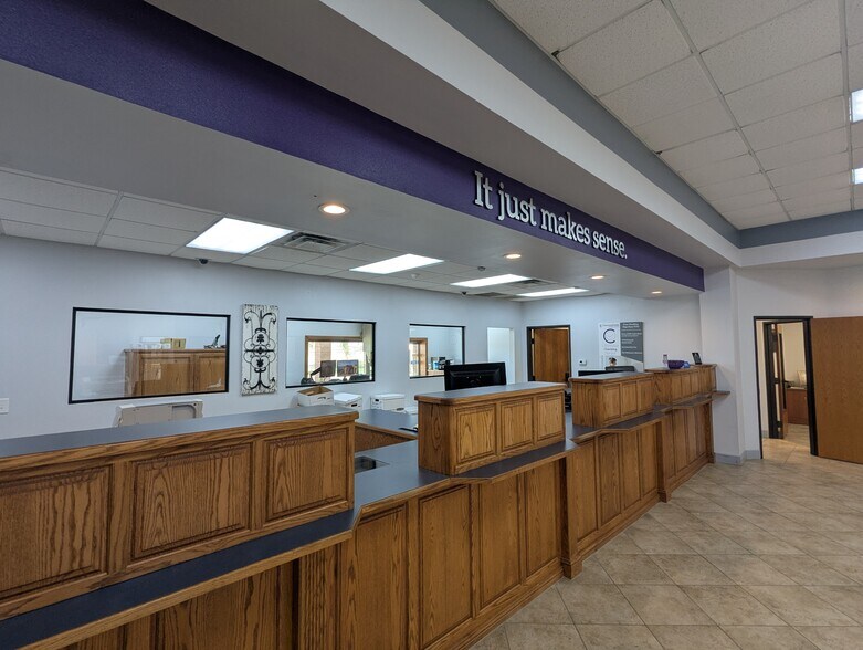 More Photos Of 8109 Smith Rd, Beaumont Office For Sale