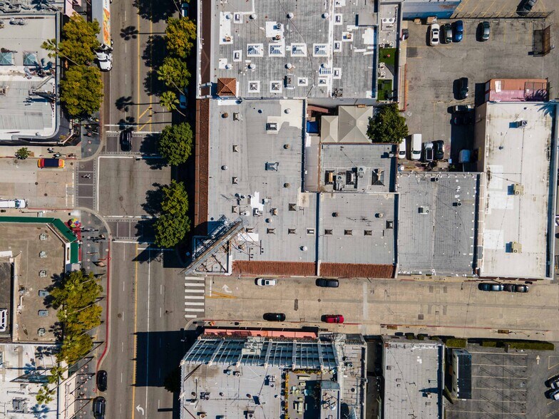 More Photos Of 6646 Hollywood Blvd, Hollywood Storefront Retail Office For Sale