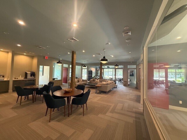 More Photos Of 109 Bryan Woods Rd, Savannah Office Residential For Lease