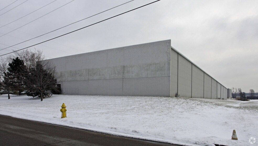 More Photos Of 9910 Charter Park Dr, West Chester Warehouse For Lease