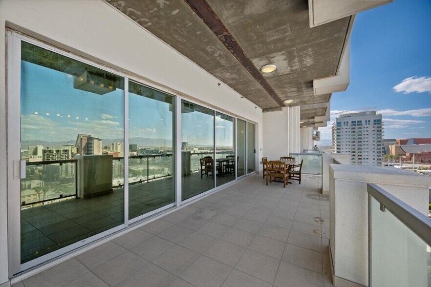 More Photos Of 900 S Las Vegas Blvd, Las Vegas Apartments For Sale