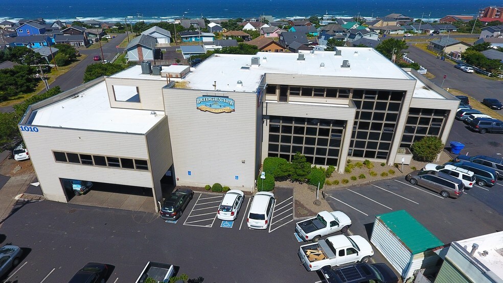 More Photos Of 1010 SW Coast Hwy, Newport Medical For Lease