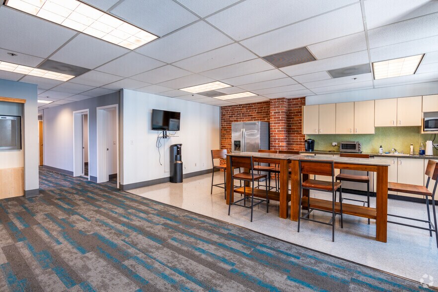 More Photos Of 414 13th St, Oakland Loft Creative Space For Lease
