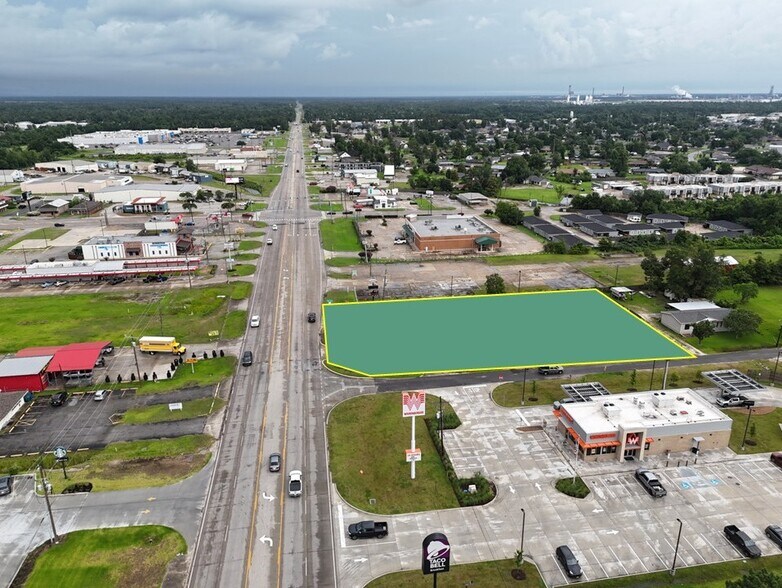 Primary Photo Of 1500 Cities Service Hwy, Sulphur Auto Repair For Lease
