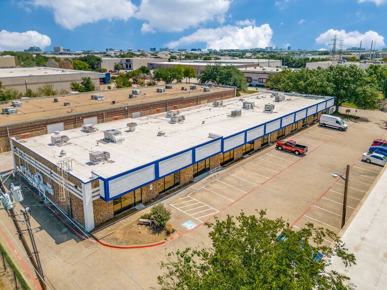 Primary Photo Of 3201 Skylane Dr, Carrollton Manufacturing For Lease