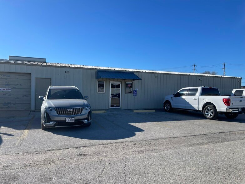 More Photos Of 14640 S FM 2790 W, Lytle Unknown For Lease