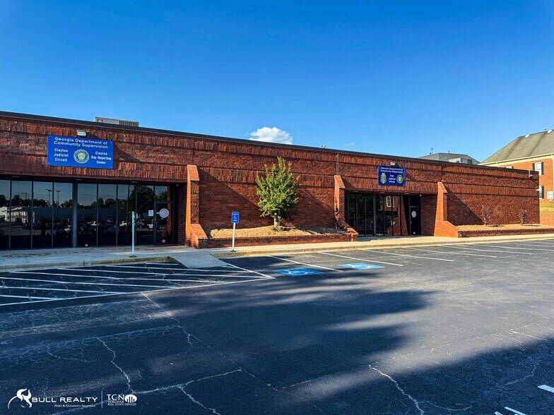 More Photos Of 1335 Citizens Pky, Morrow Office For Sale