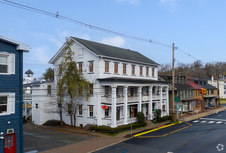 More Photos Of 31 Race St, Frenchtown Hotel For Sale