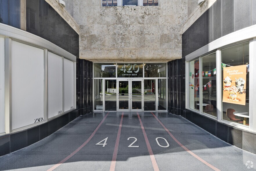More Photos Of 420 Lincoln Rd, Miami Beach Loft Creative Space For Lease