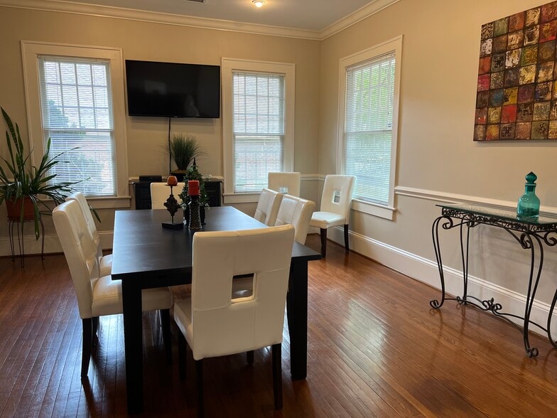 More Photos Of 222 Baldwin Ave, Charlotte Office For Lease