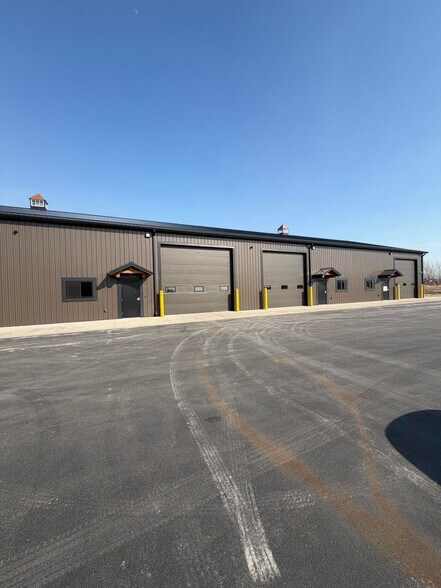 More Photos Of 1160 Bywater Dr, Port Washington Industrial For Lease