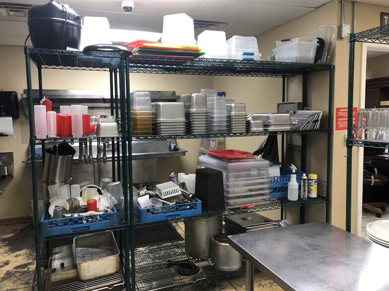 More Photos Of 675 S Main St, Brownsville Restaurant For Sale