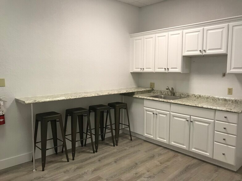 More Photos Of 100 2nd Ave N, Saint Petersburg Office For Lease