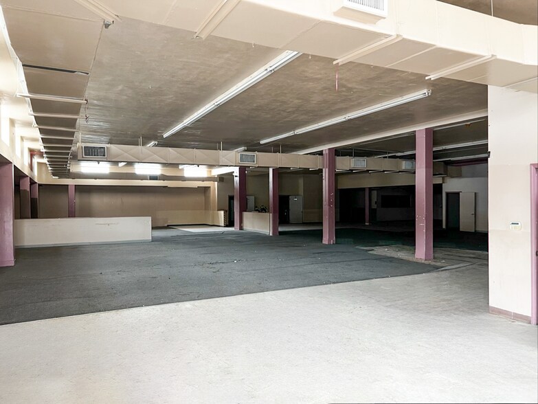 More Photos Of 2603 W Southcross Blvd, San Antonio Freestanding For Lease