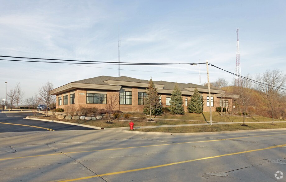 More Photos Of 42500 Eleven Mile Rd, Novi Medical For Lease
