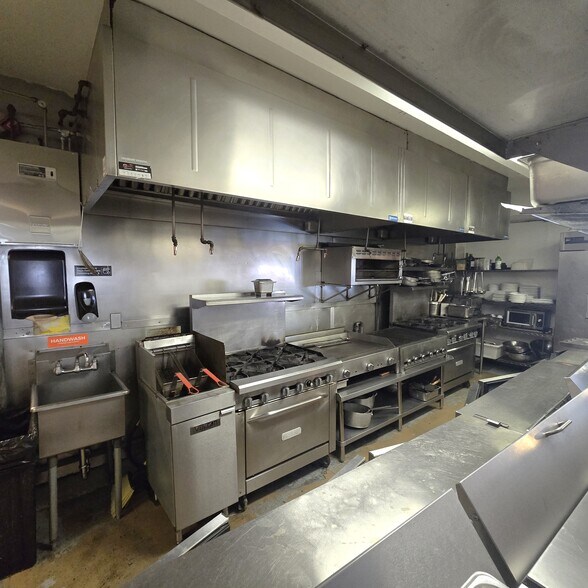 More Photos Of 3818-3824 Ocean View Blvd, Montrose Storefront Retail Office For Lease