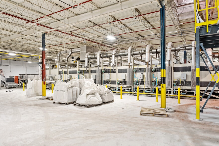 More Photos Of 302 Parker Dr, Beaufort Manufacturing For Sale