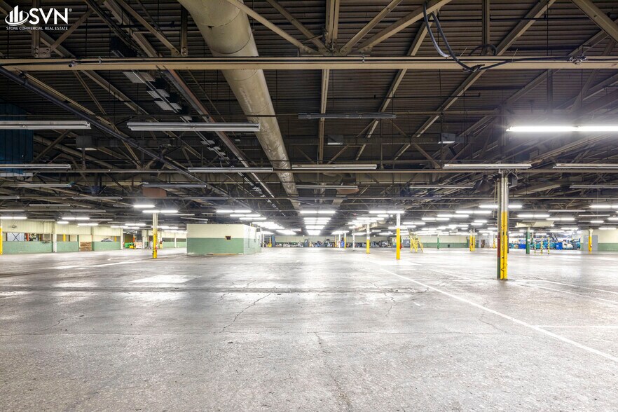 More Photos Of 695 N Main St, Winchester Industrial For Sale