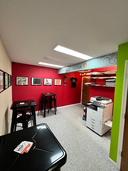 More Photos Of 360 E Maple Rd, Troy Light Distribution For Lease