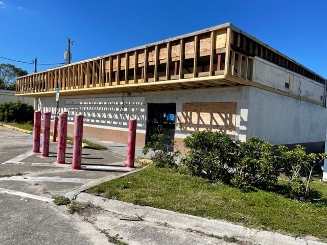 More Photos Of 3038/3052 Cleveland Ave, Fort Myers Storefront Retail Office For Sale