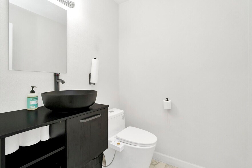 More Photos Of 5401 S Dale Mabry Hwy, Tampa Medical For Sale