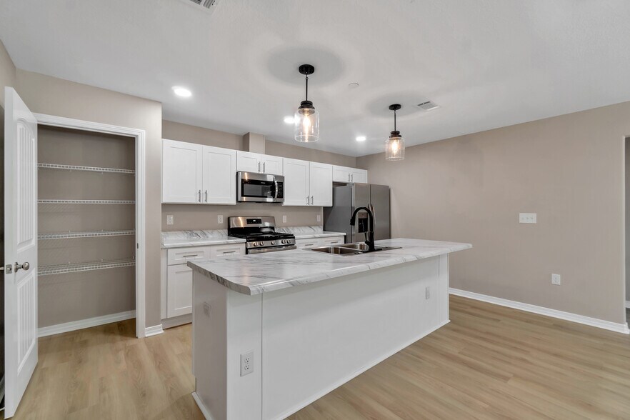 More Photos Of 50 Fulton Ave, Pensacola Apartments For Sale