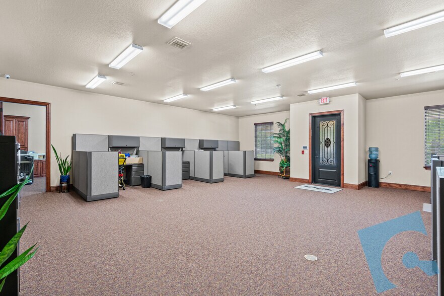More Photos Of 23 Mission Ln, Colleyville Office For Sale