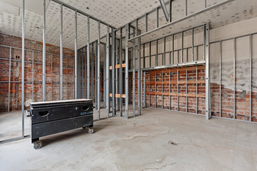 More Photos Of 200 S Green St, Georgetown Loft Creative Space For Sale