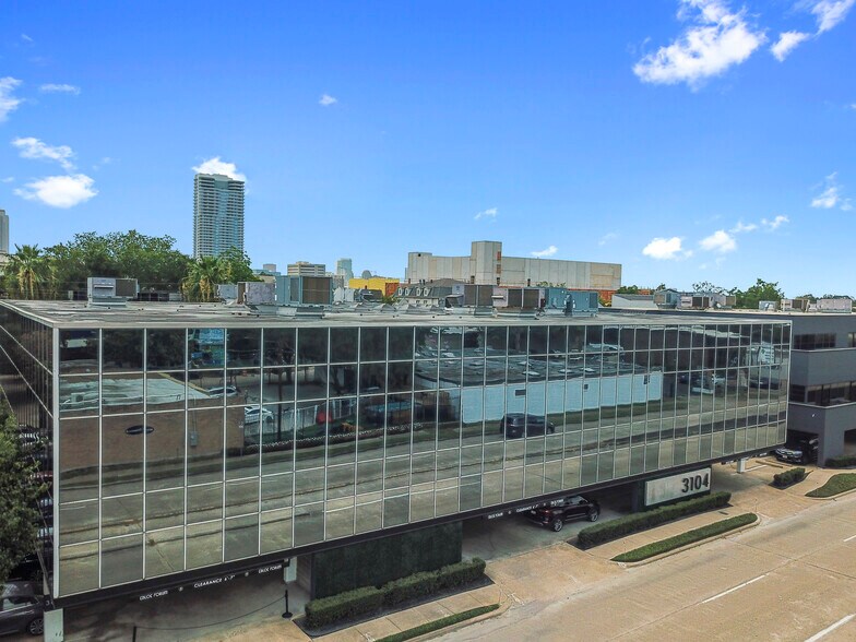 More Photos Of 3104 Edloe St, Houston Office For Sale