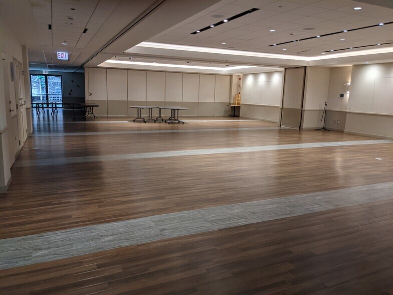 More Photos Of 1111 N Wells St, Chicago Office For Lease