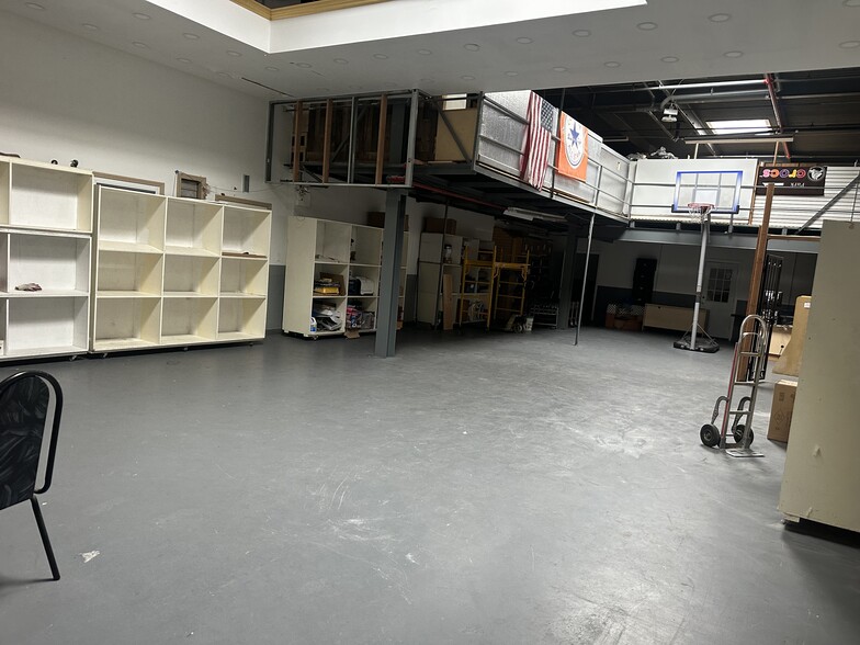More Photos Of 4532 162nd St, Flushing Warehouse For Lease