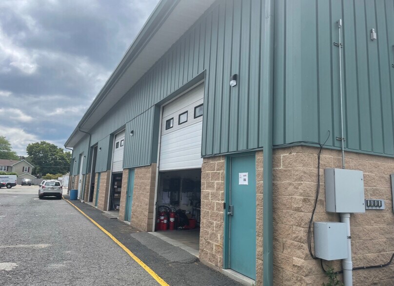 More Photos Of 20 Cotluss Rd, Riverdale Warehouse For Lease