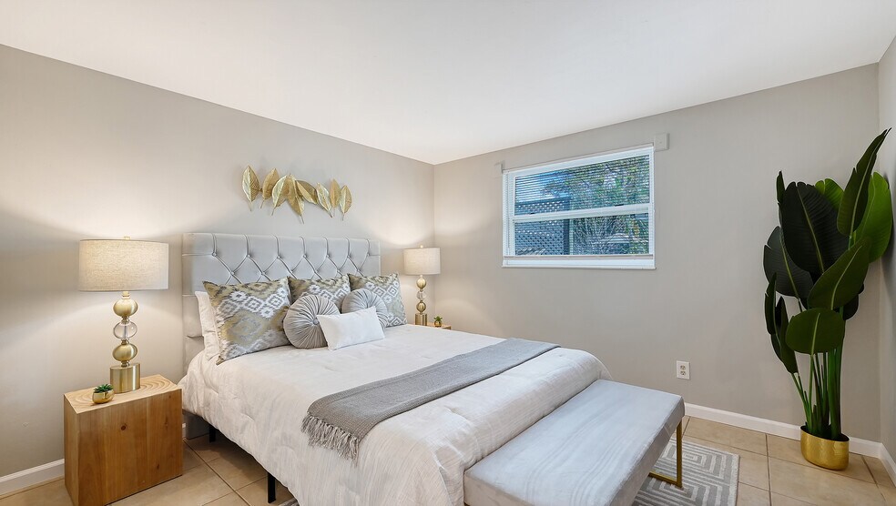 More Photos Of 1860 7th St, Sarasota Specialty For Sale