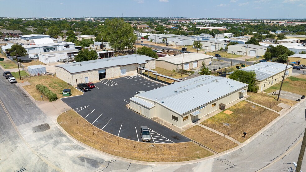 More Photos Of 1916 Hydro Dr, Austin Unknown For Lease