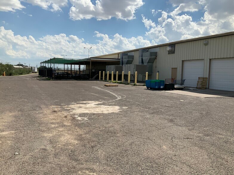 More Photos Of 2100 W Dickinson Blvd, Fort Stockton Freestanding For Sale