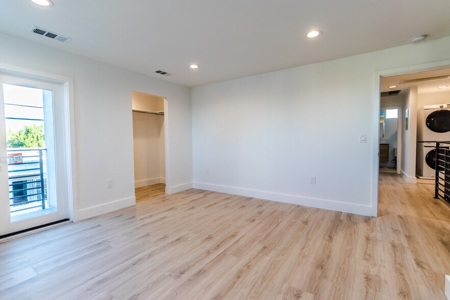 More Photos Of 5014 Pickford St, Los Angeles Apartments For Sale
