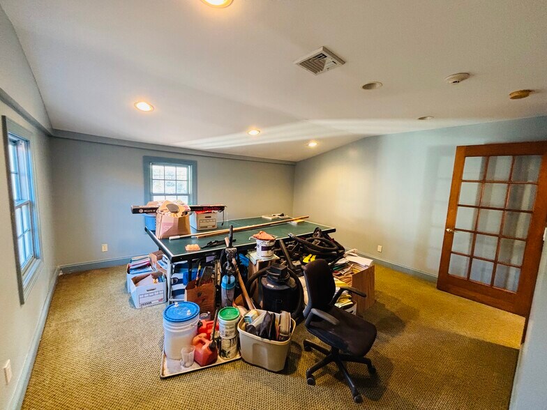 More Photos Of 1345 Old Northern Blvd, Roslyn Storefront Retail Office For Sale