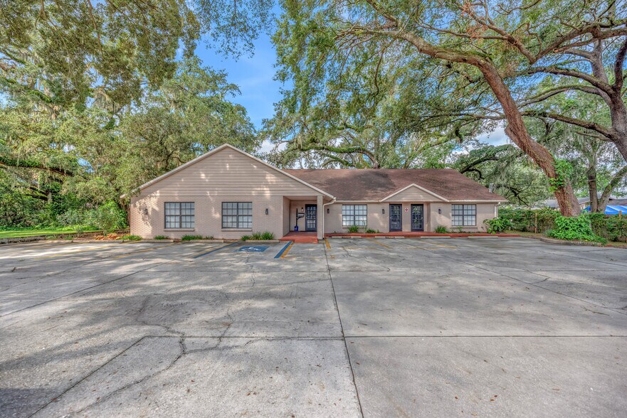 Primary Photo Of 308 Elizabeth St, Brandon Office For Lease