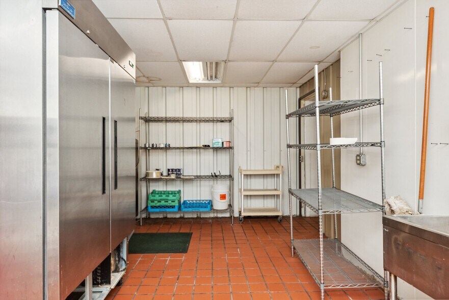 More Photos Of 470 Tucker Dr, Maysville Storefront Retail Office For Sale