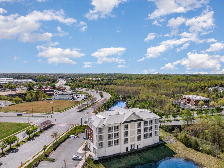 More Photos Of 2200 Carl D Silver Pkwy, Fredericksburg Hotel For Lease