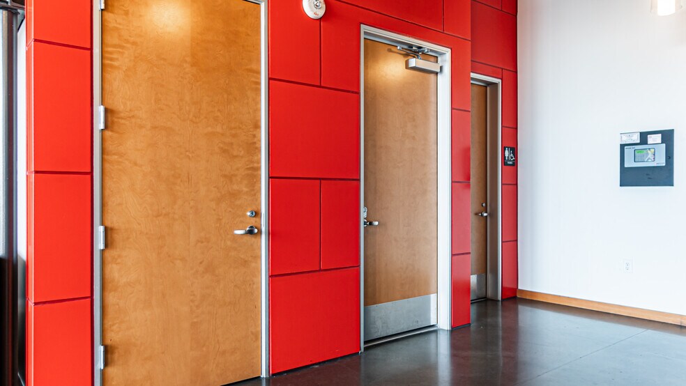 More Photos Of 701-723 N Douglas St, El Segundo Loft Creative Space For Lease