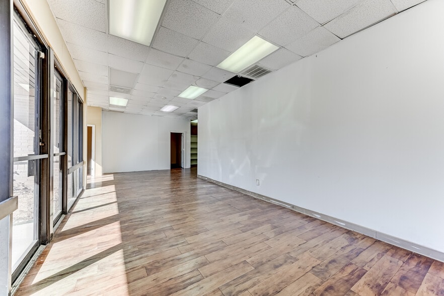 More Photos Of 9802 Whithorn Dr, Houston Office For Sale