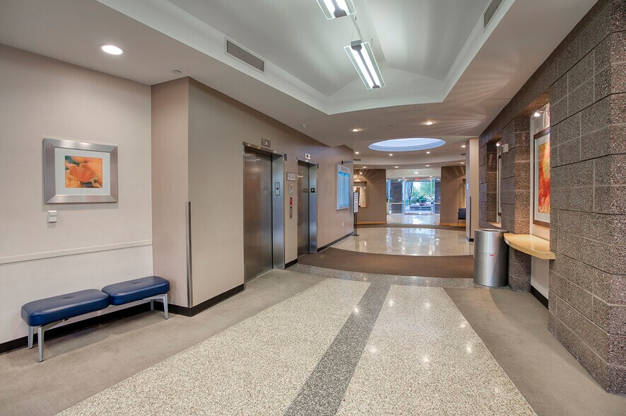 More Photos Of 9305 W Thomas Rd, Phoenix Medical For Lease