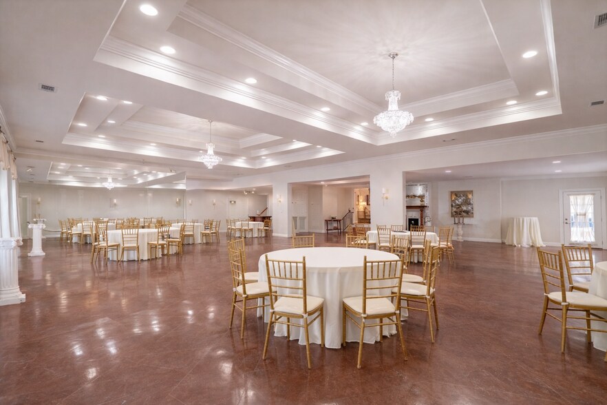 More Photos Of 5800 England Dr, Alexandria Specialty For Sale